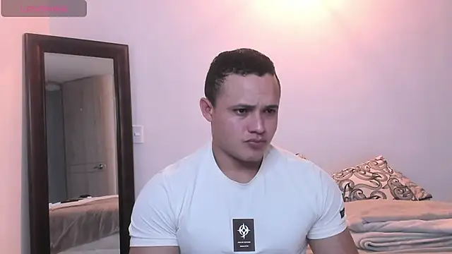 KingLevi01 online show from September 2025 10:32:02 PM