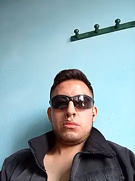 aczinovelez342 online show from October 2025 05:02:02 PM