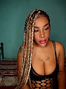 Snapshot of Queen_Amara chatting on October 2025 02:23:02 AM Queen Amara online show from October 2025 02:23:02 AM