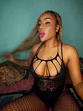 Snapshot of Queen_Amara chatting on October 2025 02:55:02 AM Queen Amara online show from October 2025 02:55:02 AM