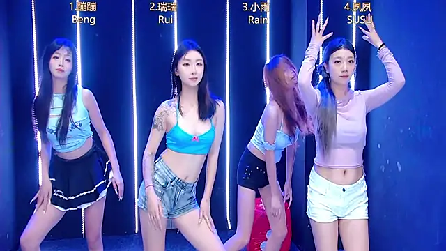 queen-001 online show from October 2025 12:04:02 PM