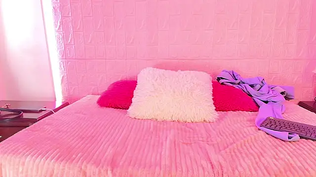Snapshot of Baby_kinky-- chatting on September 2025 02:00:01 PM Baby kinky-- online show from September 2025 02:00:01 PM