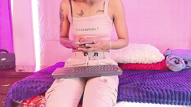 Snapshot of Baby_kinky-- chatting on October 2025 02:36:02 PM Baby kinky-- online show from October 2025 02:36:02 PM