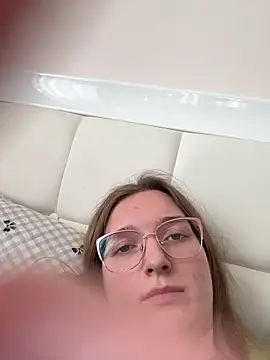 Bellatrisssaa online show from March 2026 01:40:02 PM