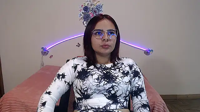 Valeryxs online show from November 2025 08:42:02 PM