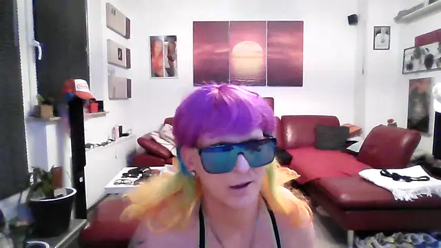 hellgirl1980 online show from September 2025 11:08:01 PM