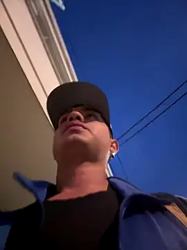 lonewolt online show from September 2025 10:27:01 AM