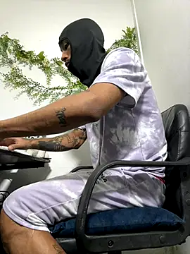 carl jhonson821 online show from October 2025 07:03:02 PM