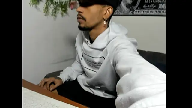 carl jhonson821 online show from November 2025 11:33:01 AM