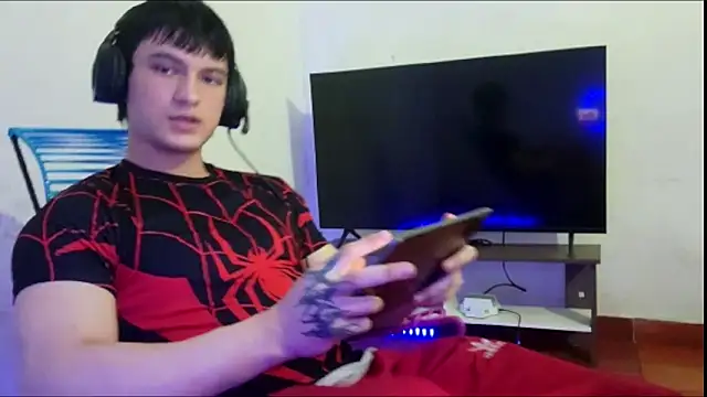 ErickWalton online show from November 2025 05:17:01 AM