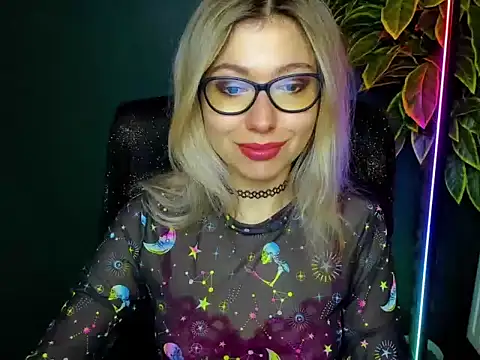 loveHeidi online show from December 2025 05:23:01 AM