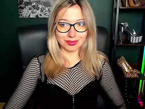 Snapshot of loveHeidi chatting on August 2026 04:22:01 AM loveHeidi online show from August 2026 04:22:01 AM