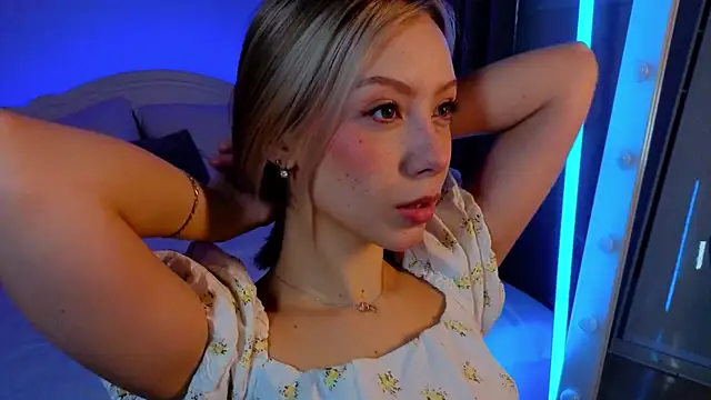 LumMina online show from April 2026 02:58:01 AM