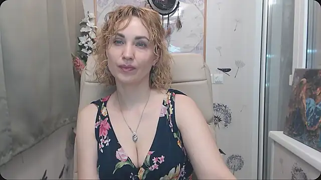 Snapshot of KatrinAlluring chatting on October 2025 04:24:01 AM KatrinAlluring online show from October 2025 04:24:01 AM