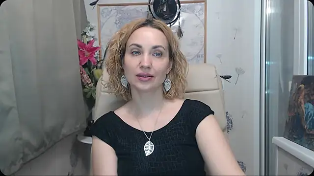 Snapshot of KatrinAlluring chatting on October 2025 04:12:02 AM KatrinAlluring online show from October 2025 04:12:02 AM