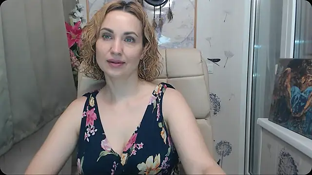 Snapshot of KatrinAlluring chatting on October 2025 04:20:01 AM KatrinAlluring online show from October 2025 04:20:01 AM