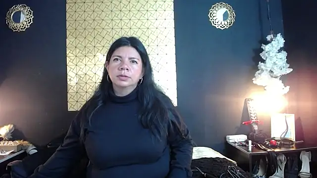 Snapshot of kinky_momm chatting on May 2026 03:52:01 PM kinky momm online show from May 2026 03:52:01 PM