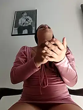 Snapshot of Shell_Latina chatting on November 2025 01:33:01 PM Shell Latina online show from November 2025 01:33:01 PM