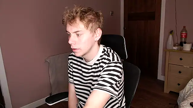 scottishtwink01 online show from September 2025 02:30:02 PM