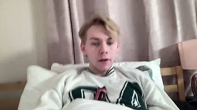 scottishtwink01 online show from October 2025 11:23:01 PM