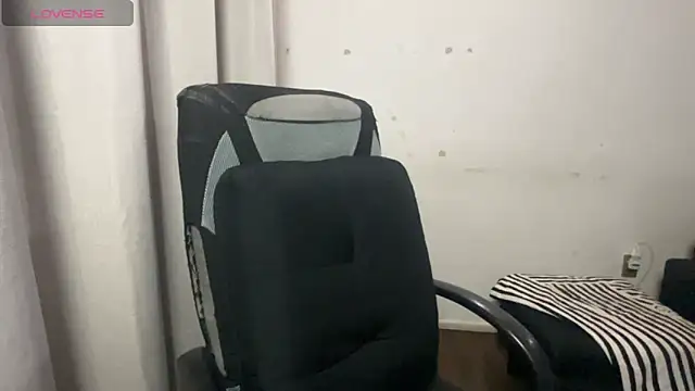 valentinauwu online show from February 2026 03:16:02 AM