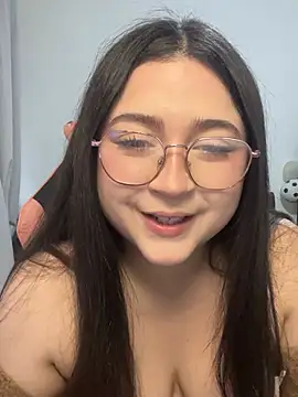 valentinauwu online show from July 2026 07:45:01 PM