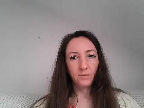 Snapshot of Valessya chatting on May 2026 08:31:01 AM Valessya online show from May 2026 08:31:01 AM
