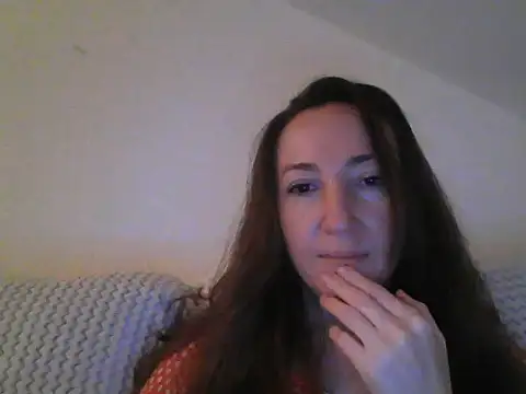 Snapshot of Valessya chatting on May 2026 08:59:01 PM Valessya online show from May 2026 08:59:01 PM