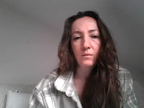 Snapshot of Valessya chatting on May 2026 03:50:02 PM Valessya online show from May 2026 03:50:02 PM
