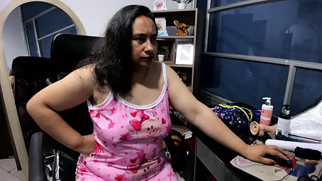 LeilaSmith  online show from April 2026 11:02:01 AM