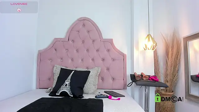 Caroline daring online show from June 2026 01:12:01 PM