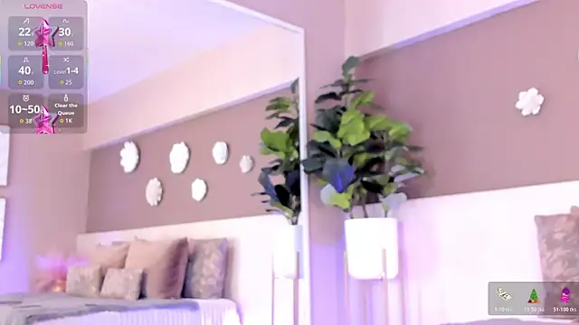 Snapshot of VictoriaShelby chatting on November 2025 12:07:01 PM VictoriaShelby online show from November 2025 12:07:01 PM