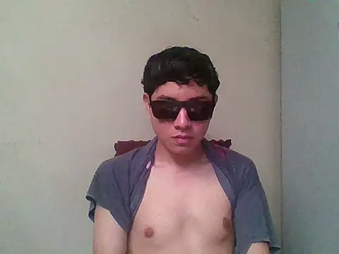 twinkboy593 online show from October 2025 02:38:02 PM