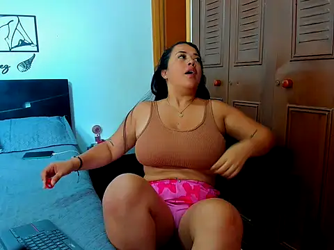 Allison 21  online show from December 2025 06:56:01 PM