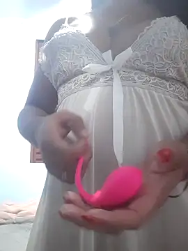 Snapshot of romerasexy chatting on October 2025 10:28:02 PM romerasexy online show from October 2025 10:28:02 PM