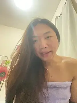 Snapshot of cassie_cakes chatting on April 2026 05:40:01 PM cassie cakes online show from April 2026 05:40:01 PM