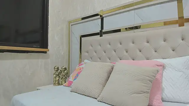 Cameron Hearts online show from September 2025 12:18:01 PM