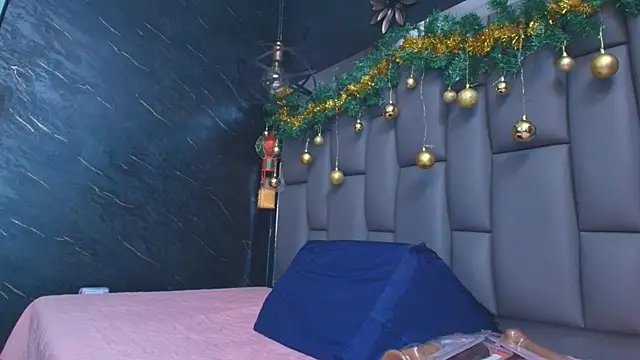 kissme luna online show from December 2025 06:59:02 PM