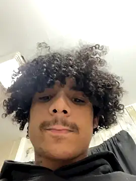 Cartyiii online show from November 2025 10:01:02 PM