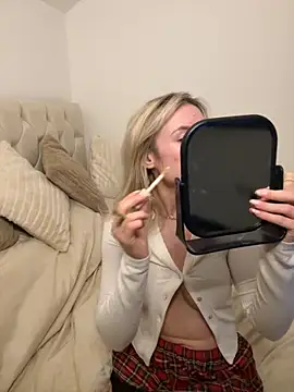 SexySaraxxoo online show from October 2025 05:13:02 PM