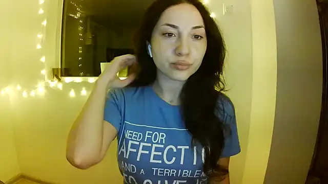 Snapshot of Ulvaya chatting on July 2026 01:26:01 AM Ulvaya online show from July 2026 01:26:01 AM