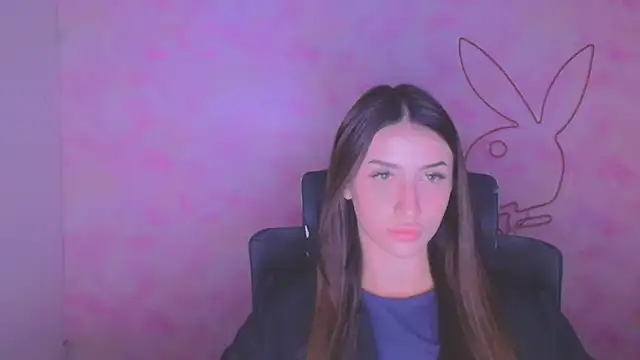Snapshot of AlisaBubbles chatting on October 2025 04:37:02 PM AlisaBubbles online show from October 2025 04:37:02 PM