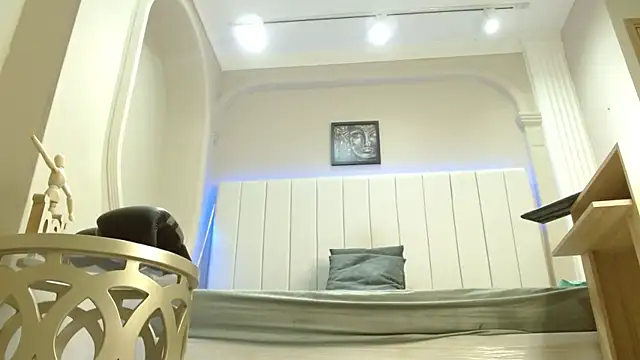 kendra lux1 online show from January 2026 05:49:02 PM