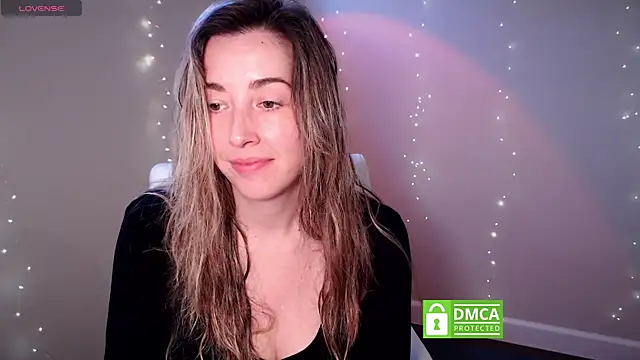 Snapshot of SuggestiveBehavior chatting on November 2025 04:44:01 PM SuggestiveBehavior online show from November 2025 04:44:01 PM