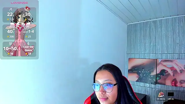 Snapshot of susan_mooree chatting on June 2026 08:54:01 PM susan mooree online show from June 2026 08:54:01 PM