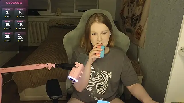 OliviaBlade online show from October 2025 01:56:02 PM