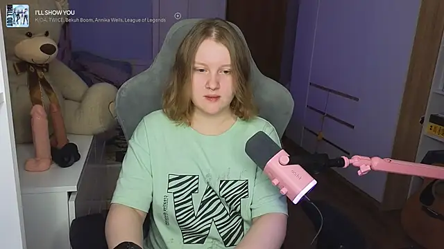 OliviaBlade online show from November 2025 01:46:01 PM