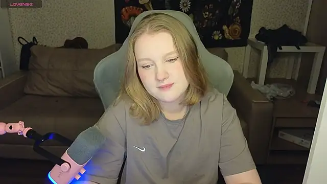 OliviaBlade online show from November 2025 01:37:02 PM