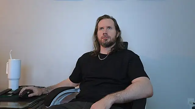 Snapshot of AlbinoAdonis chatting on May 2026 01:55:01 AM AlbinoAdonis online show from May 2026 01:55:01 AM