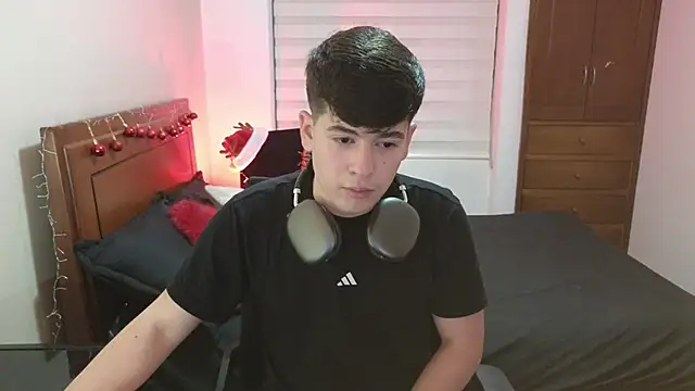 tightncuteass online show from November 2025 10:43:01 PM